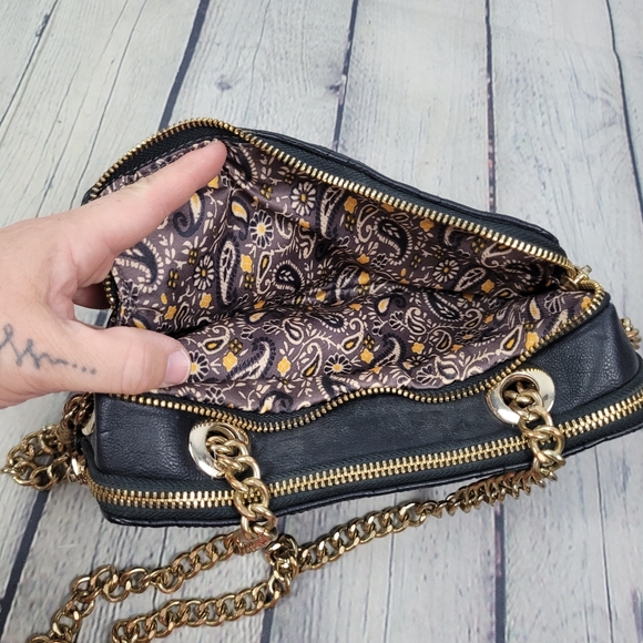 BIG BUDDHA | faux leather woven stitch design convertible gold chain strap purse - Picture 12 of 14